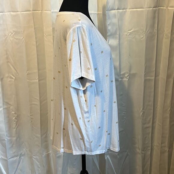 Plus White Scoop Neck Women’s Short Sleeve Gold Foil Print Lightweight Tee - Picture 4 of 14